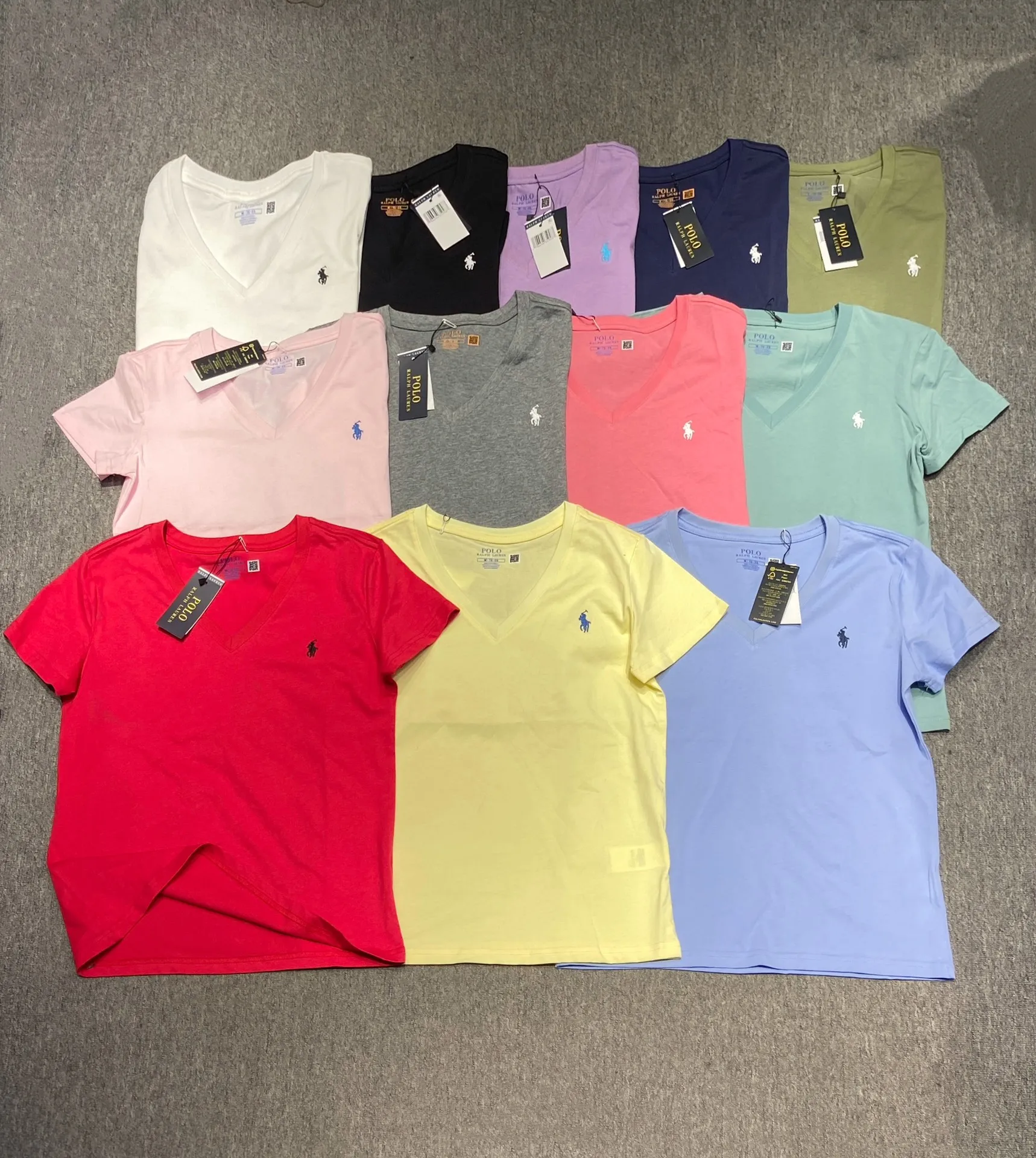 🅿️130 L13#Ralph Lauren•V-neck pony embroidered short-sleeved T-shirt ✅✅✅Ready stock Quality guaranteed Feel free to compare Size: XS S M L Color: White Black Purple Navy Blue Army Green Pink Gray Rose Red Grass Green Bright Red Yellow Light Blue